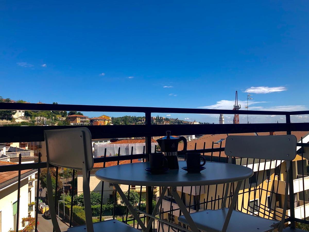 Attico Spazio Alla Luce Verona Bagian luar foto